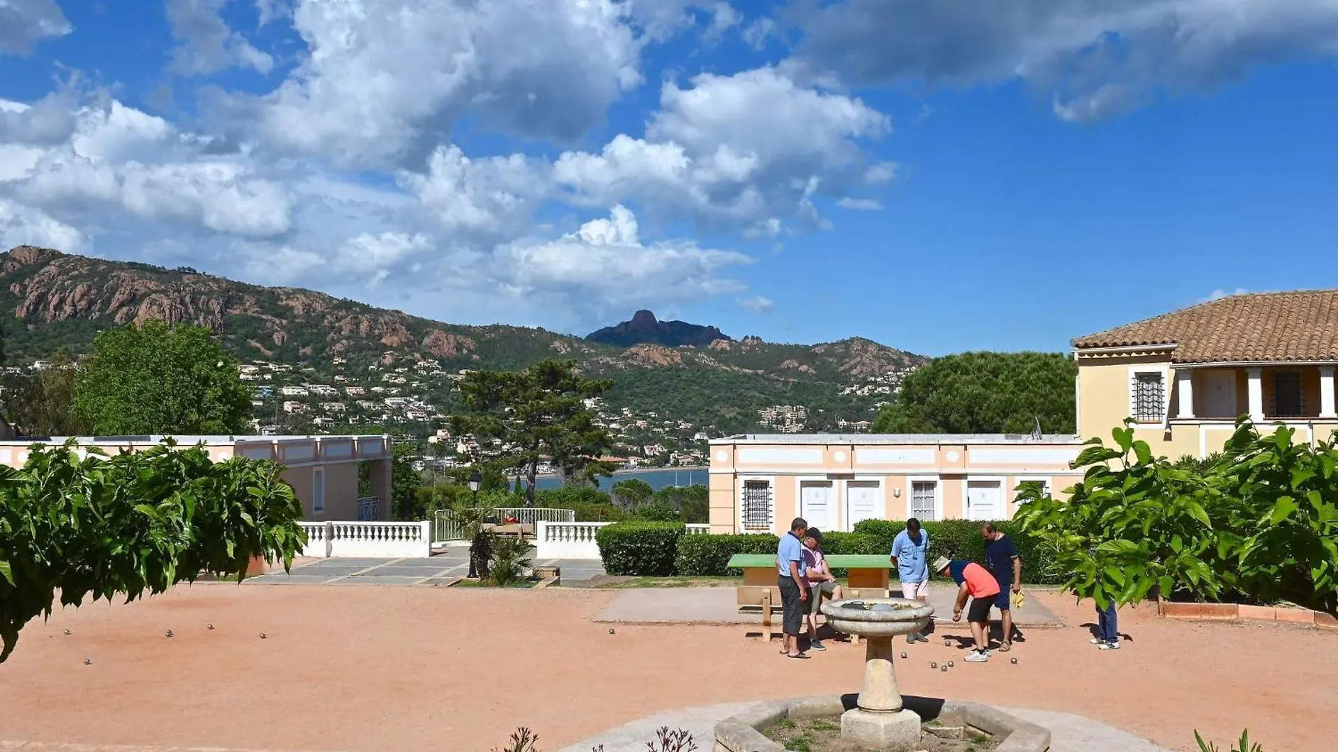 Apartment Village Cap Esterel - L'Esquinade-84 By Interhome Saint-Raphael