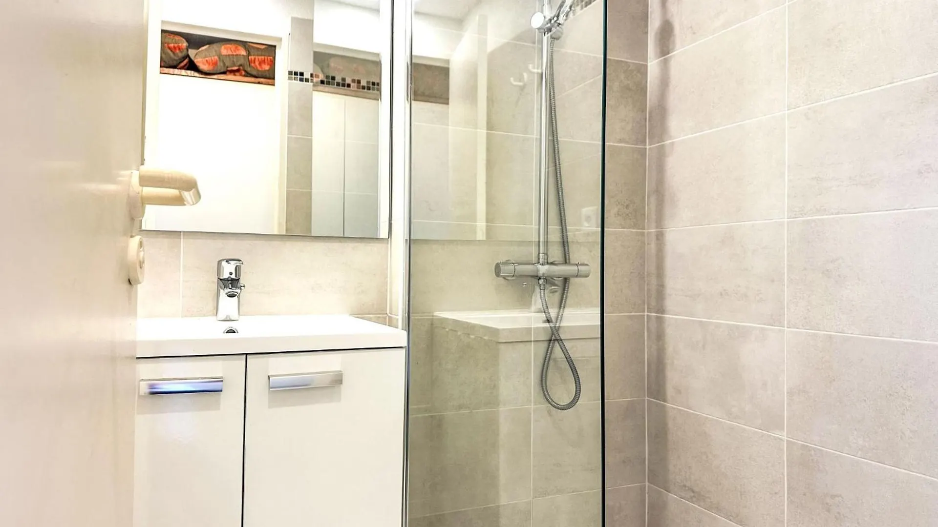 Apartment Village Cap Esterel - L'Esquinade-84 By Interhome Saint-Raphael  Saint-Raphael (Var)